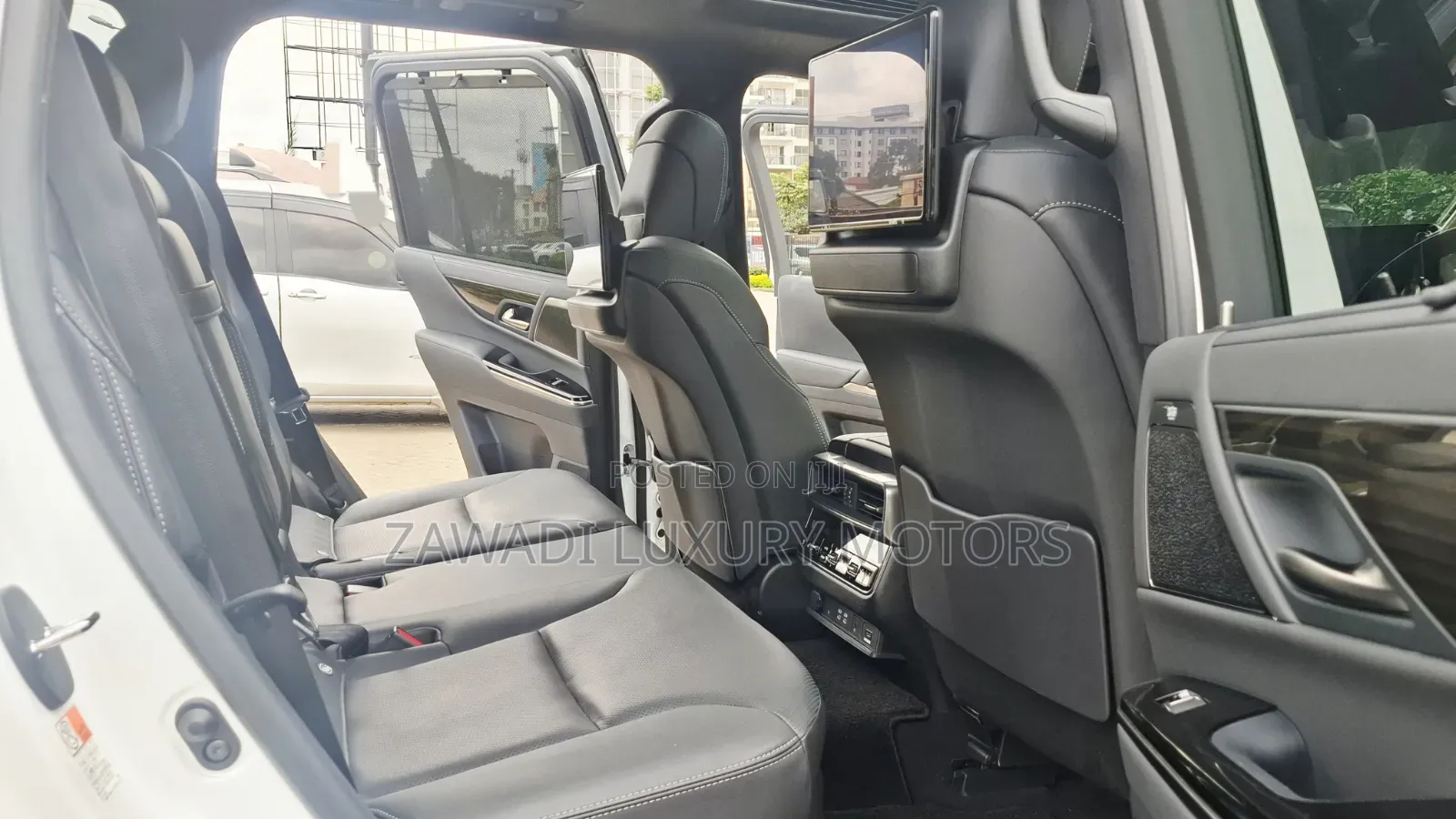 Lexus LX 600 2022 White