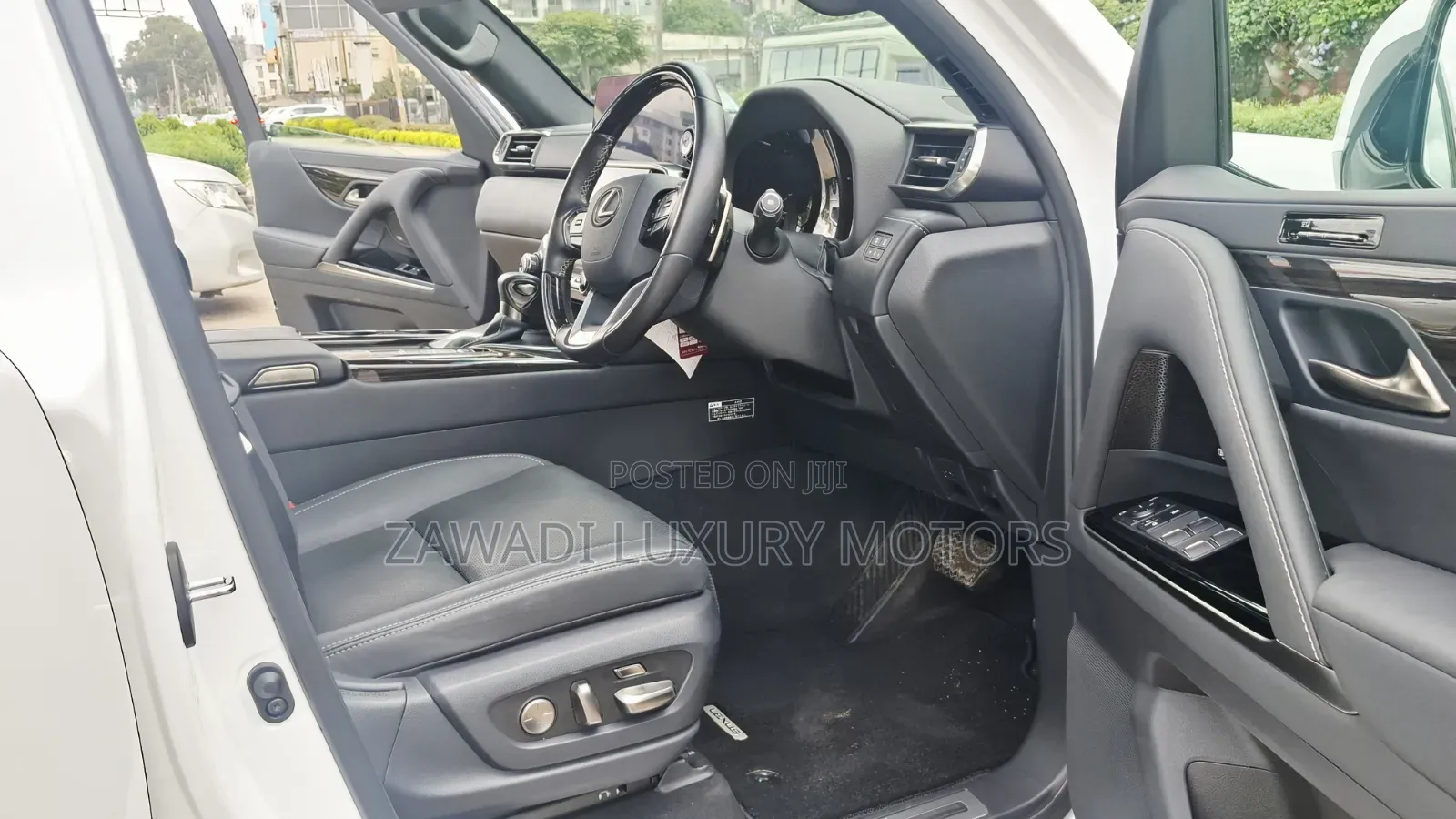 Lexus LX 600 2022 White