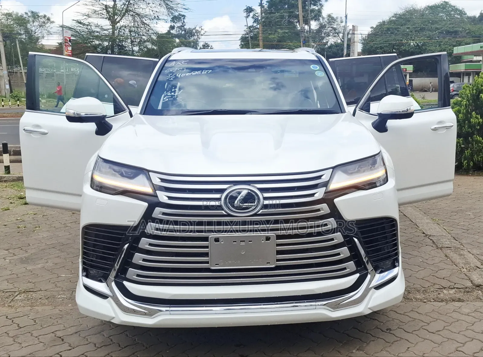 Lexus LX 600 2022 White
