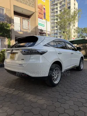 Toyota Harrier 2.5 Hybrid 4WD 2015 White