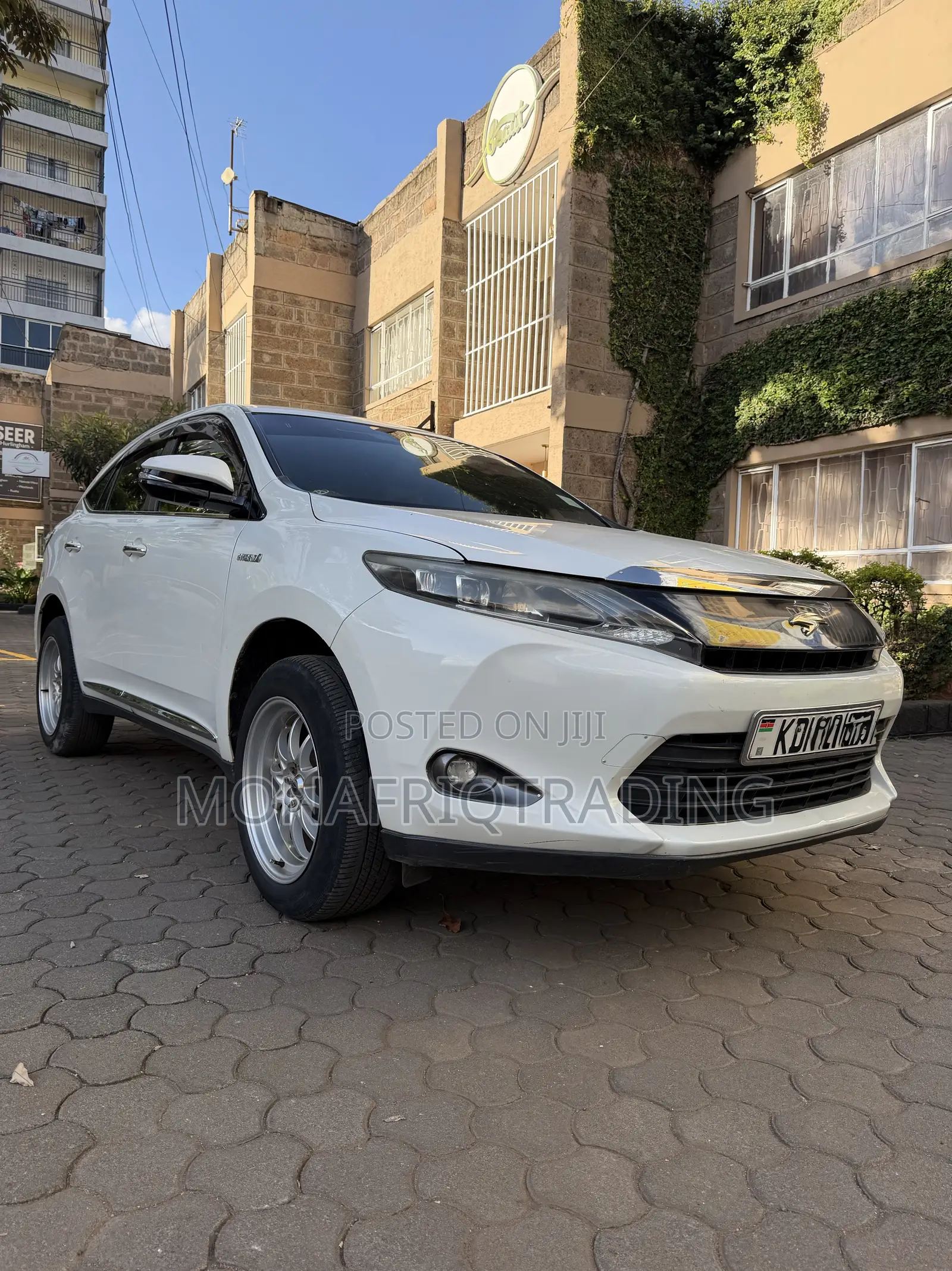 Toyota Harrier 2.5 Hybrid 4WD 2015 White