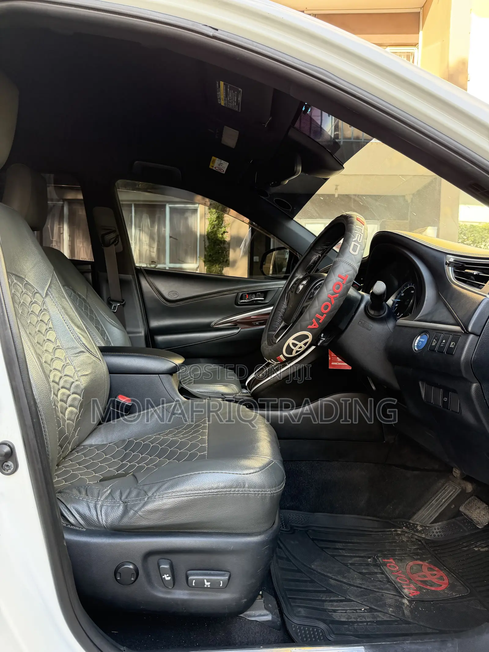 Toyota Harrier 2.5 Hybrid 4WD 2015 White
