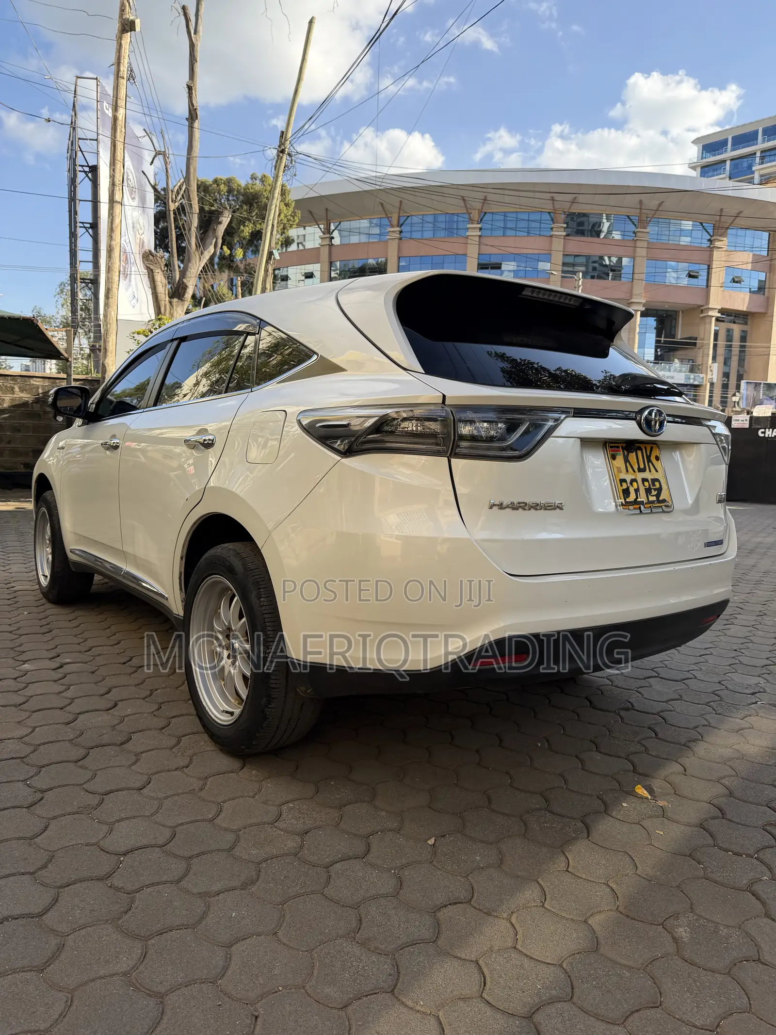 Toyota Harrier 2.5 Hybrid 4WD 2015 White