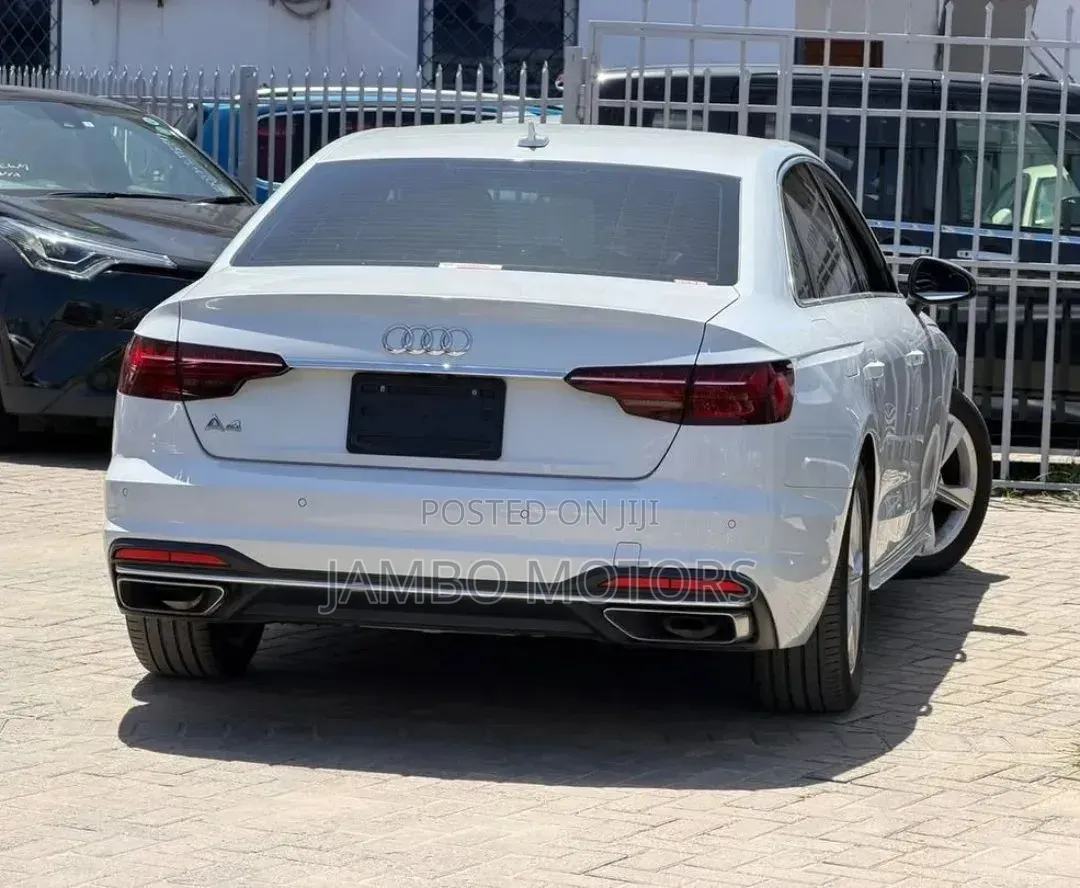 Audi A4 2.0T Premium FWD 2019 White