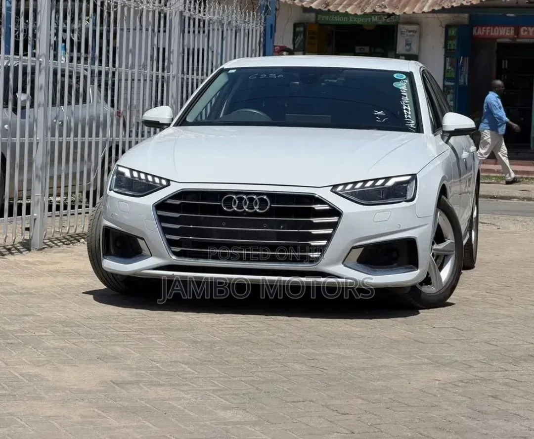 Audi A4 2.0T Premium FWD 2019 White
