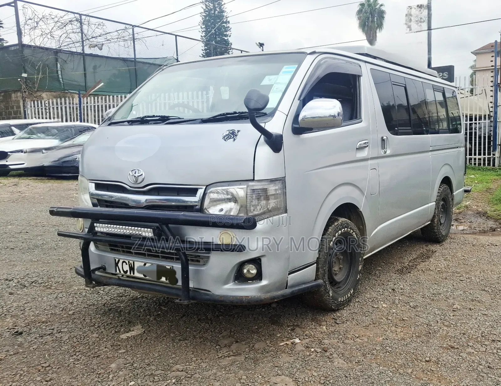 Toyota HiAce 2012 Silver
