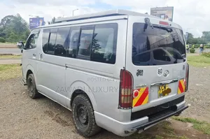 Toyota HiAce 2012 Silver