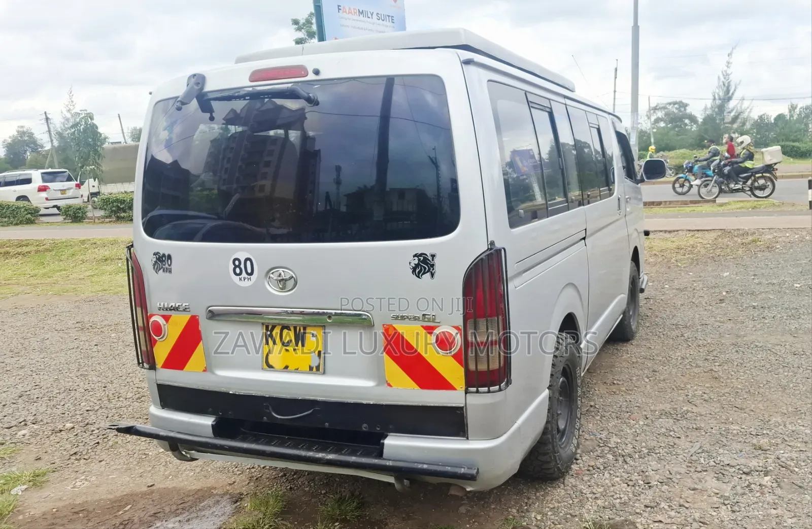 Toyota HiAce 2012 Silver