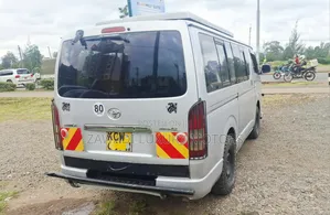 Toyota HiAce 2012 Silver