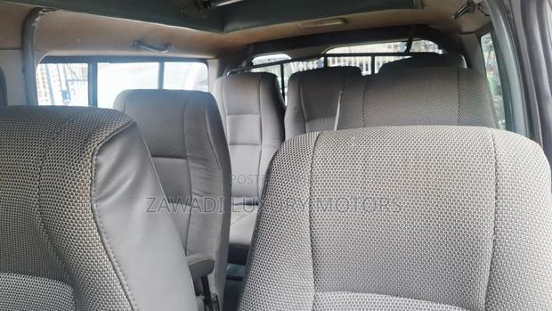 Toyota HiAce 2012 Silver - thumbnail 7