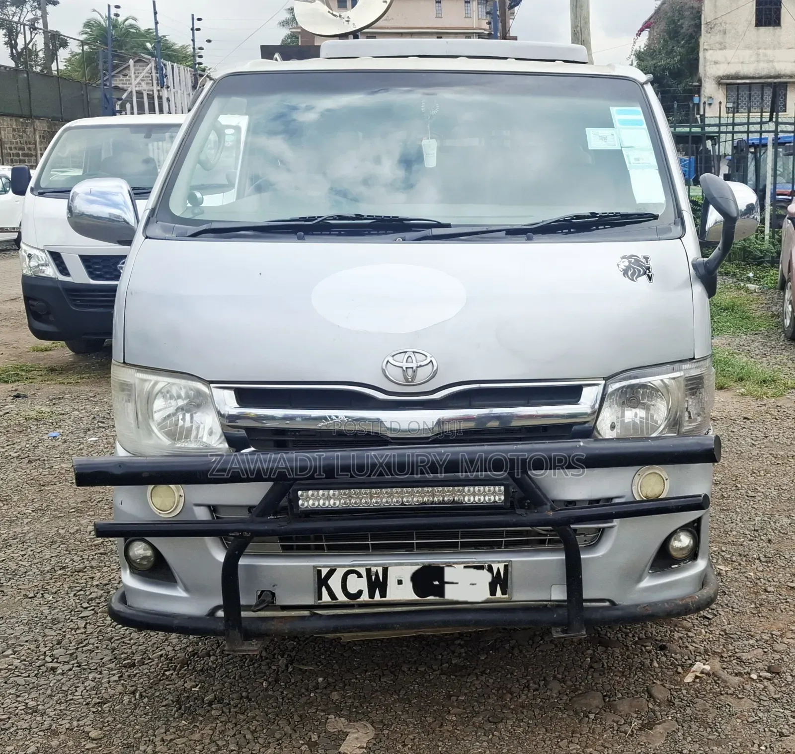 Toyota HiAce 2012 Silver
