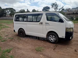Toyota HiAce 2011 White