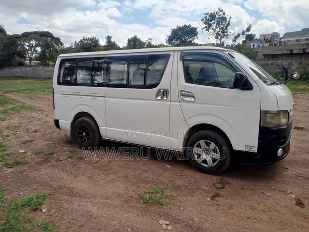 Toyota HiAce 2011 White