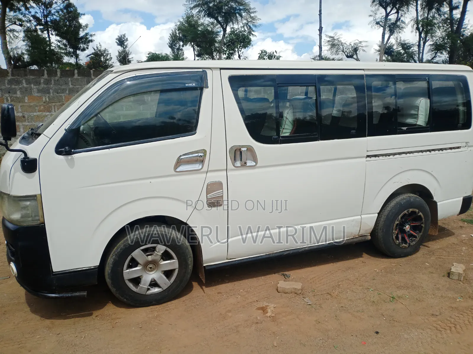 Toyota HiAce 2011 White