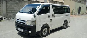 Toyota HiAce 2011 White