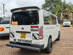 Toyota HiAce 2014
