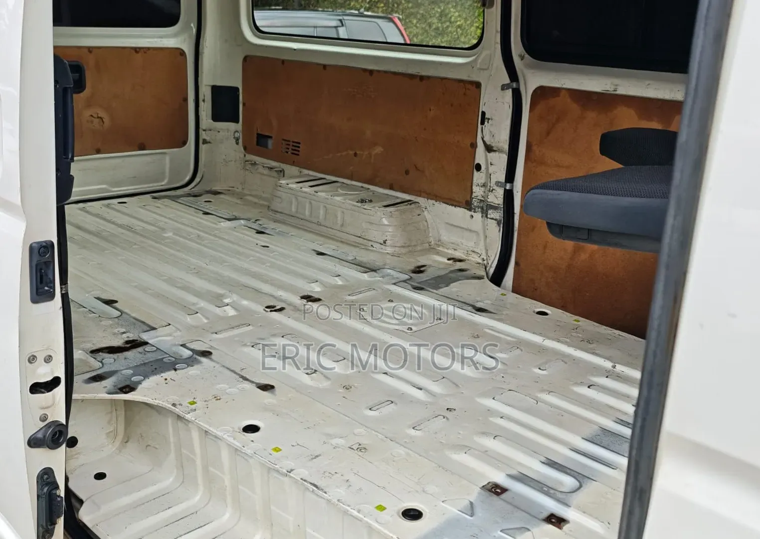Toyota HiAce 2014