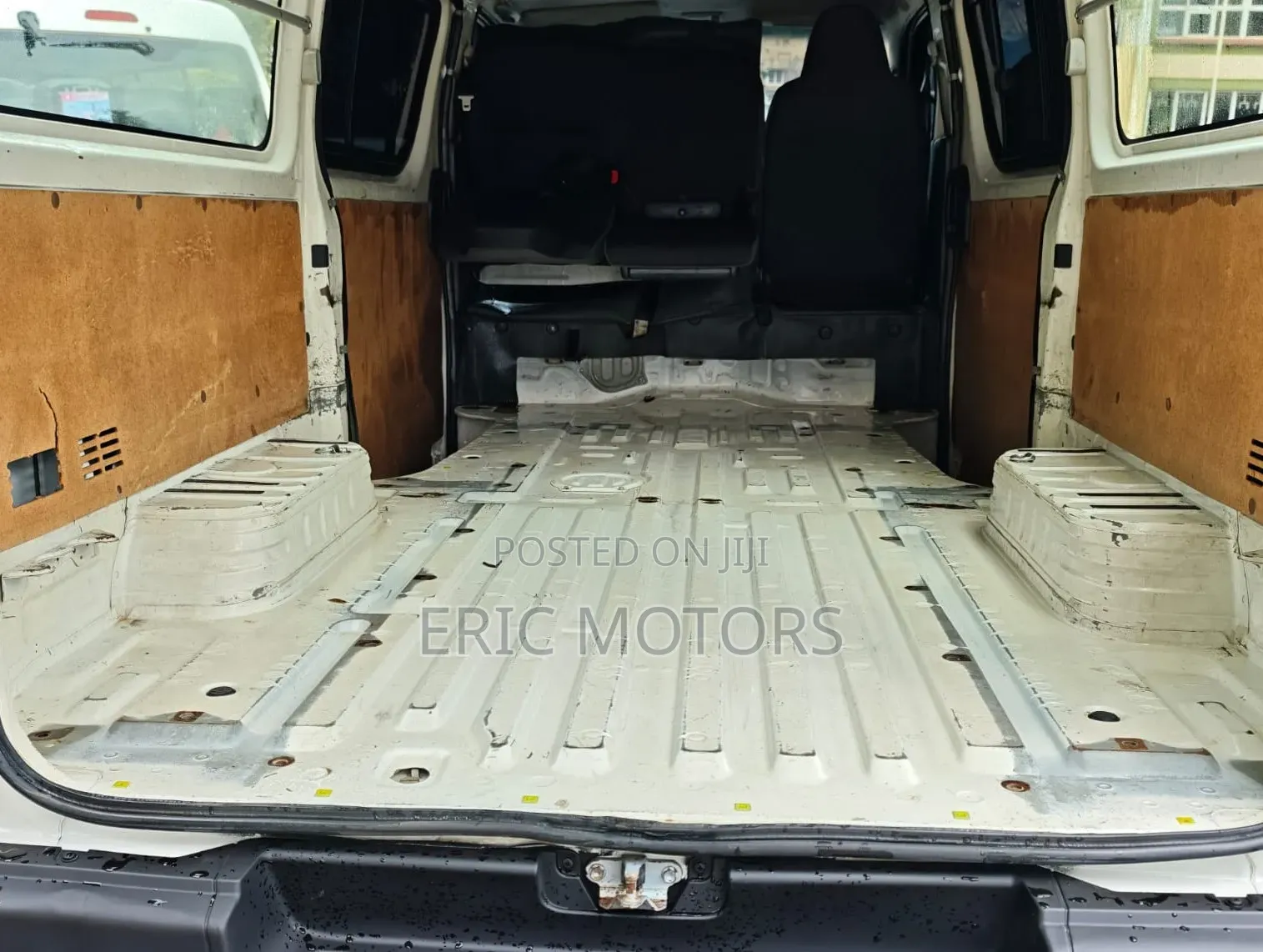 Toyota HiAce 2014
