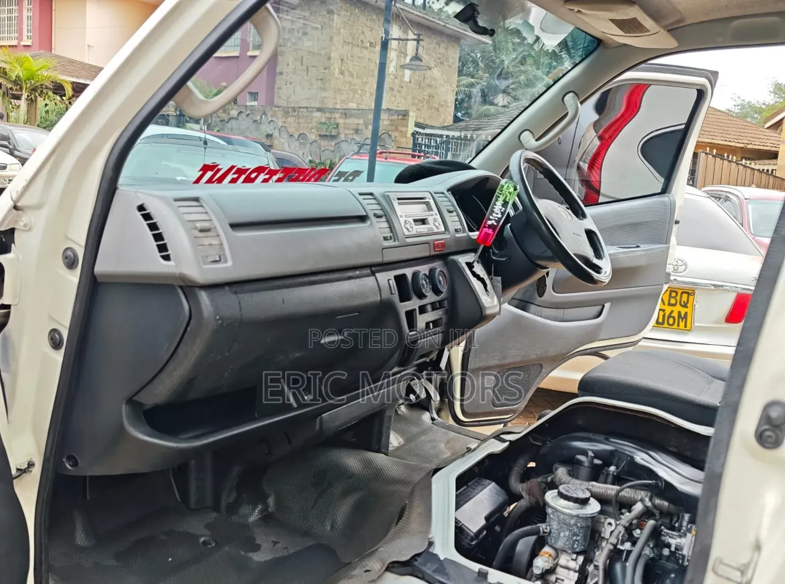 Toyota HiAce 2014