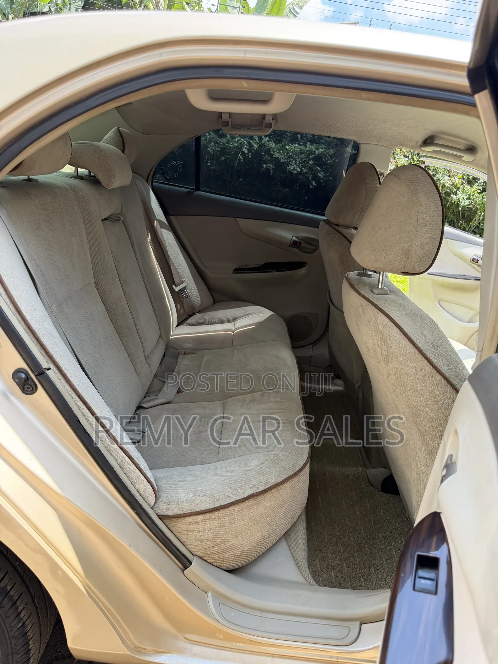 Toyota Axio 2011 Gold
