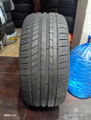 Kapsen 245/45zr17 Ultra High Performance Sport Tire