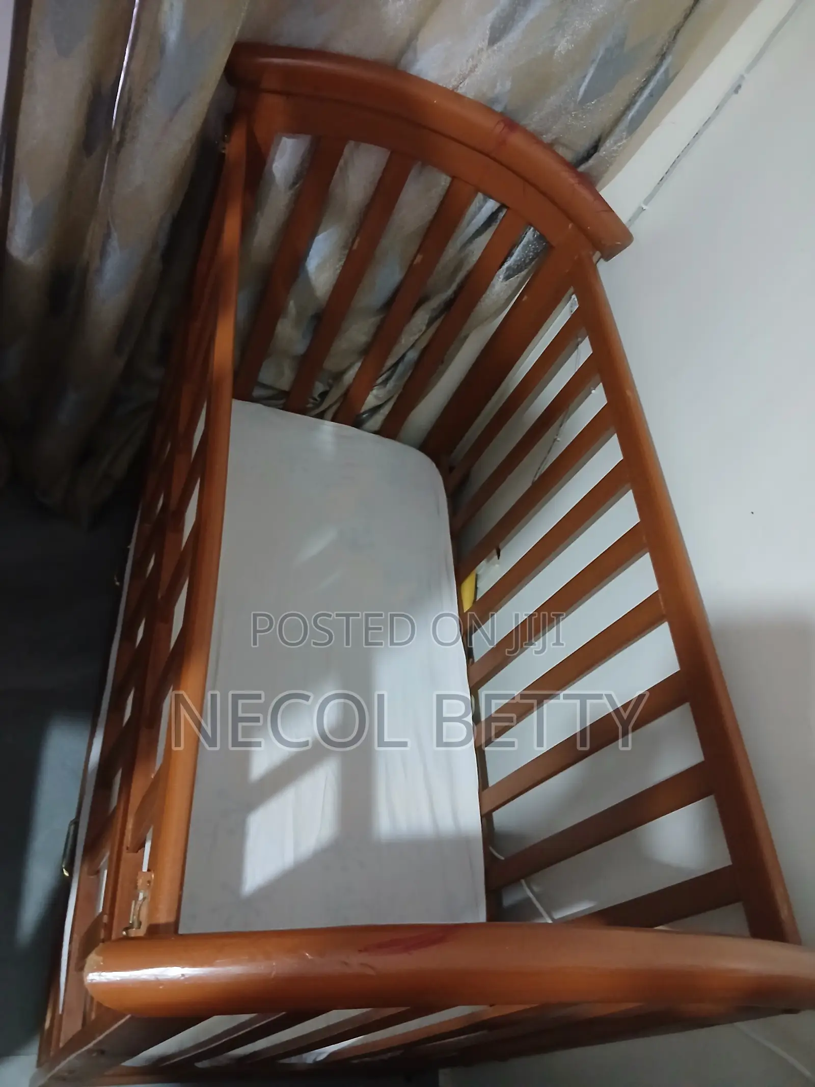 Second Hand Crib Bed for Kids