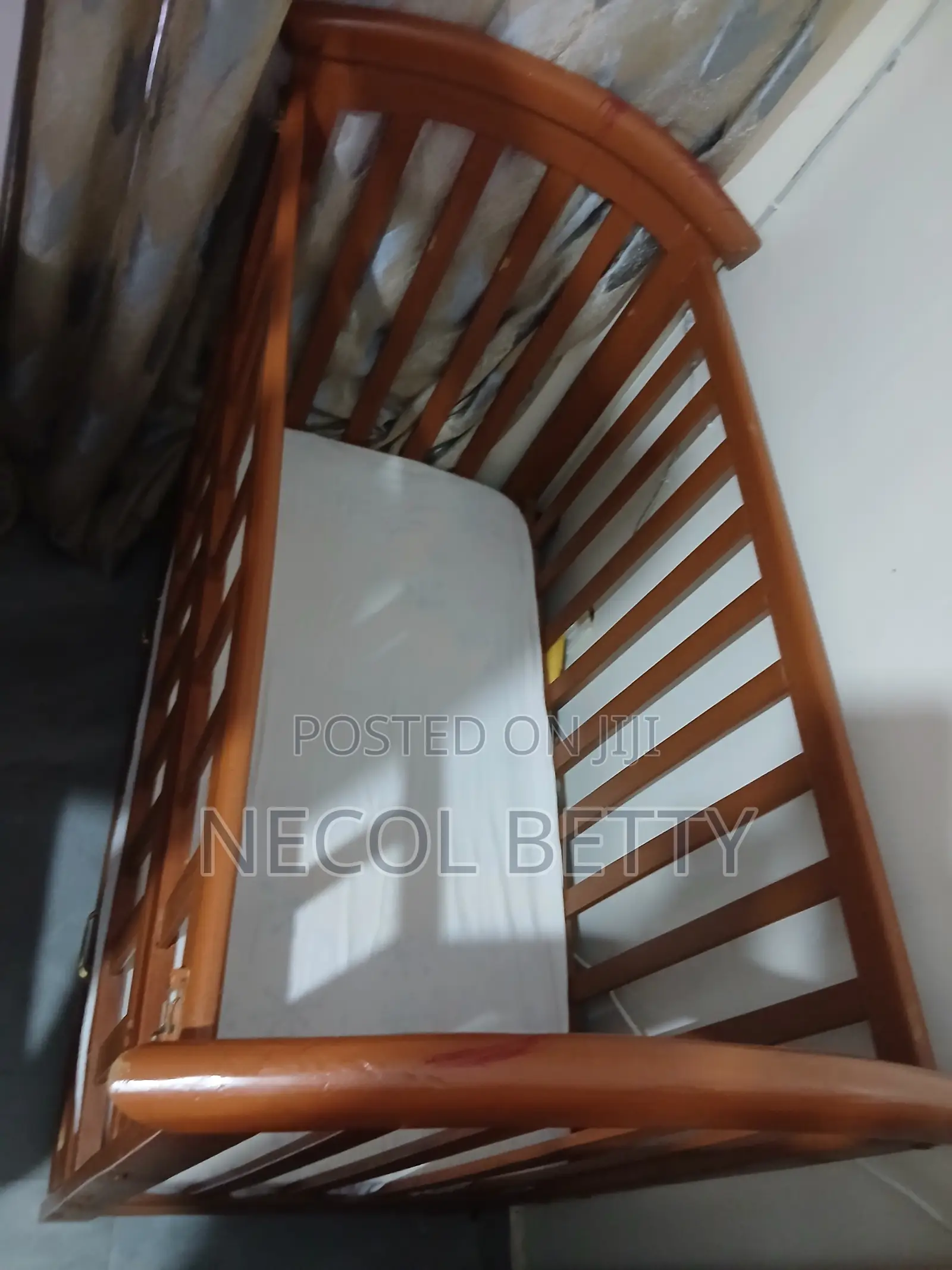 Second Hand Crib Bed for Kids