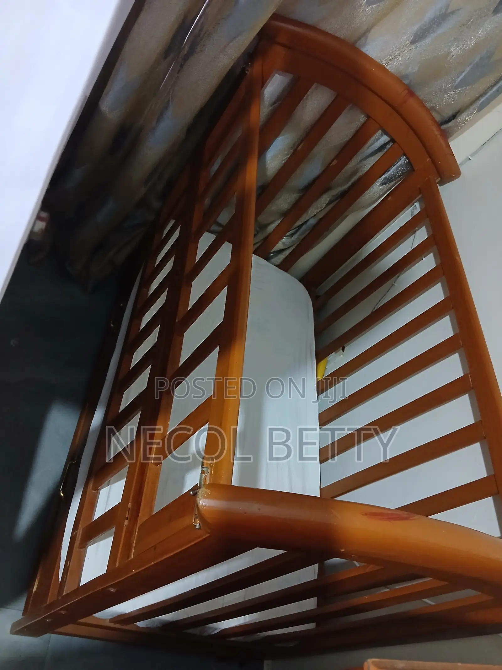 Second Hand Crib Bed for Kids