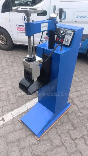 Tyre Vulcanizing Machine