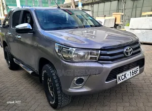 Toyota Hilux 2016 Gray