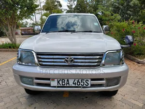 Toyota Land Cruiser Prado 2000 White