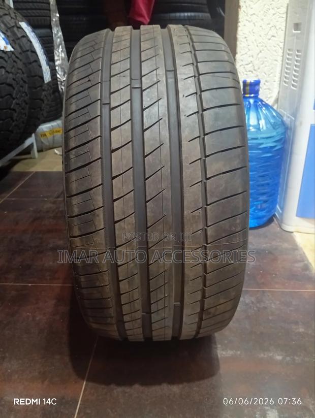 Kapsen Performance Tire | 275/35zr19 Premium Sport Uhp