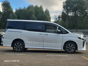 Toyota Voxy 2019 White