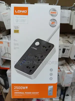 Ldnio Sc3604 Universal Power Socket With a Black and White Design.