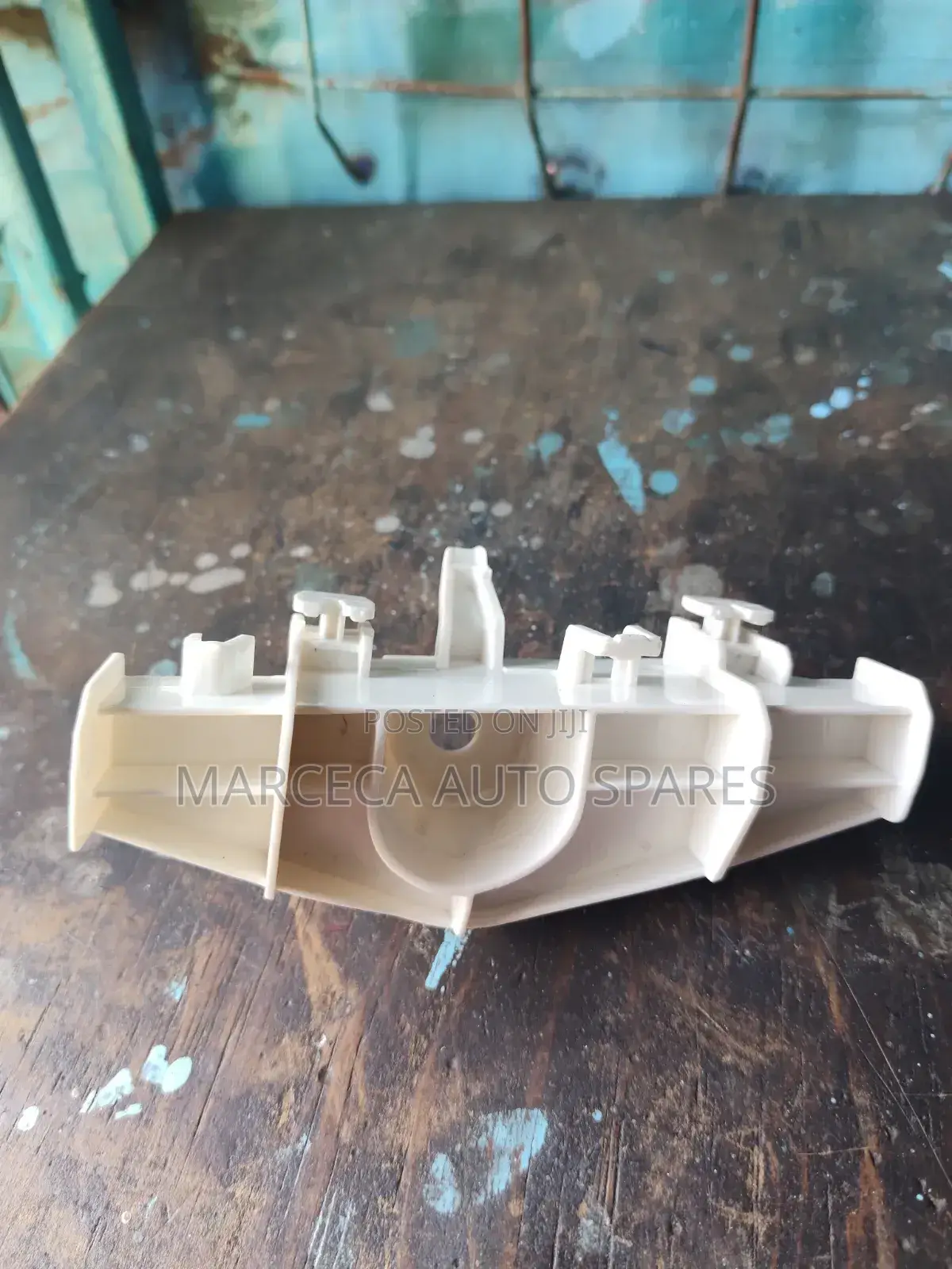 Axio 165 Taillight Bracket