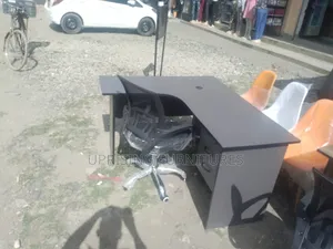 Office Desk and Chair L Shaped 4×4ft