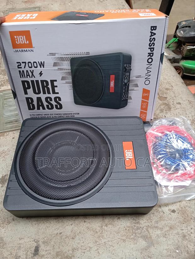 Pure Bass 2700w JBL Underseat