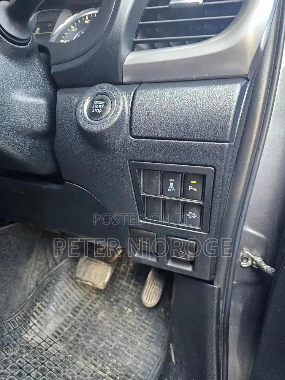 Toyota Hilux 2021 Black