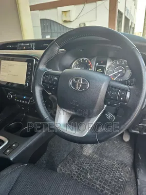 Toyota Hilux 2021 Black