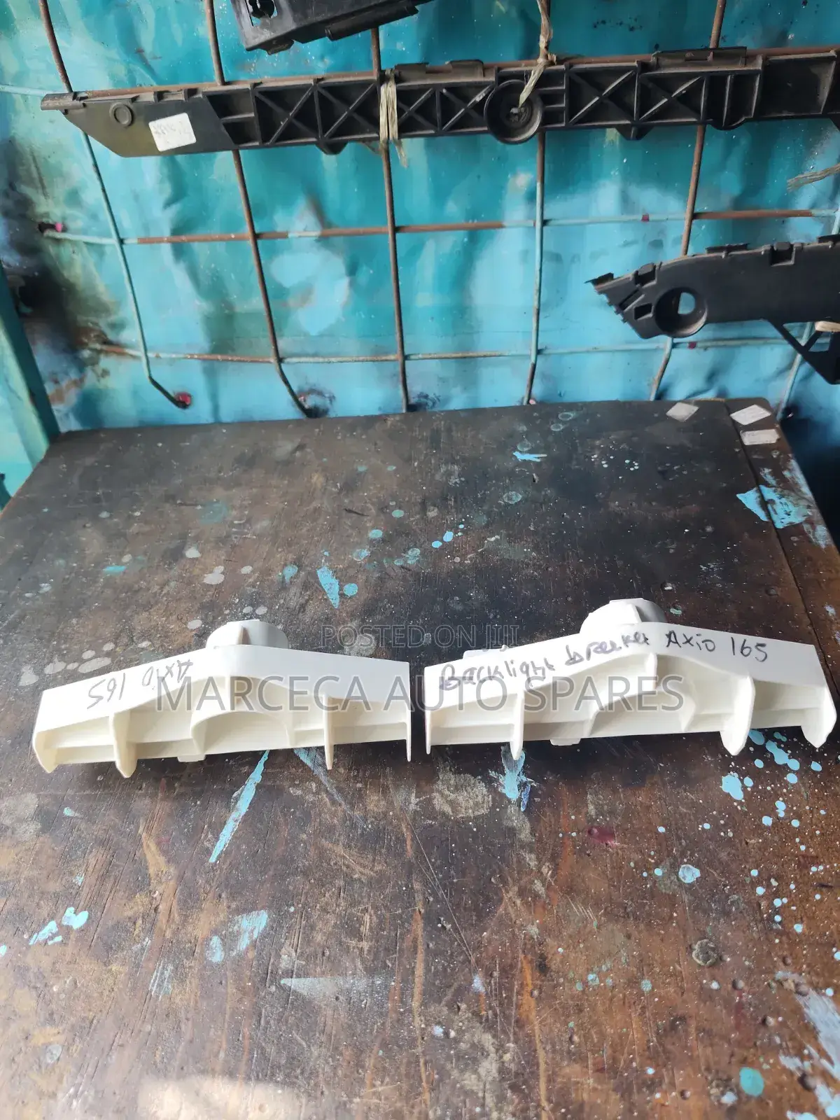 Axio 165 Taillight Bracket