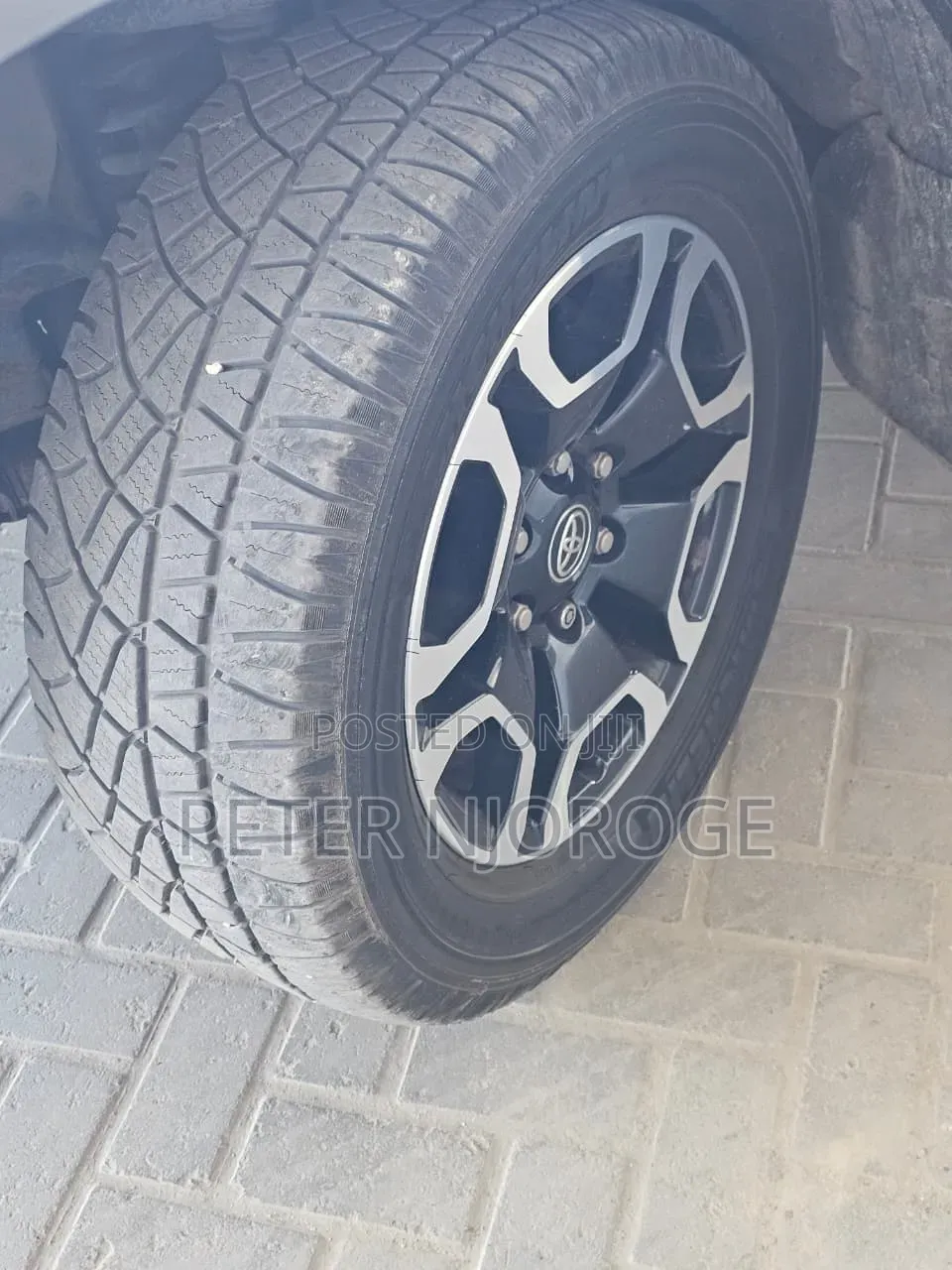 Toyota Hilux 2021 Black