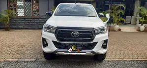 Toyota Hilux Revo Double Cab Deisel 2.4 AWD 2019 White