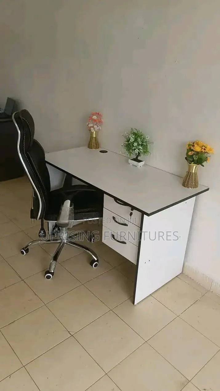 Office Table and Chair C35 Leather Chair