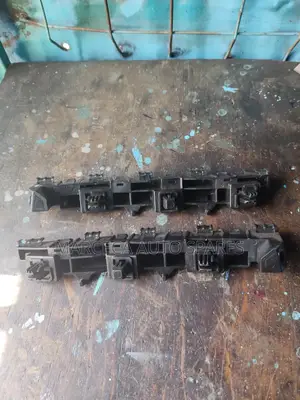 Subaru Impreza N16 Front Bumper Slide Retainers