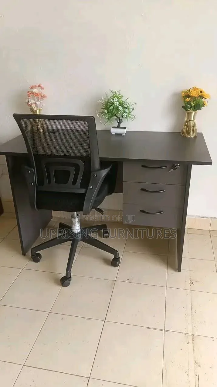 Table 1.2m Gray + Mesh Chair