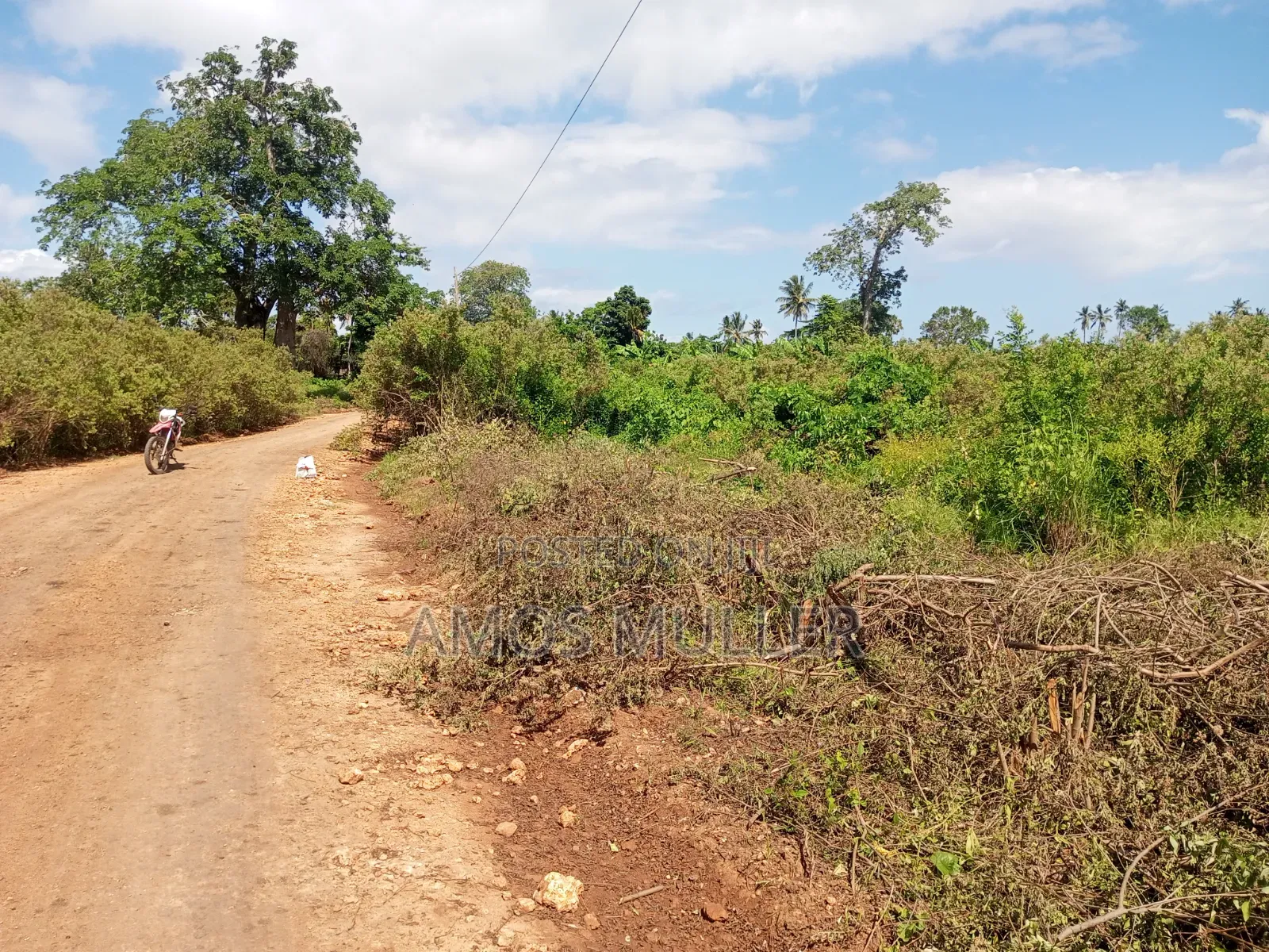 Prime 1⁄4 Acre ( 1000m2 ) Plot for Sale – Kinondo, Diani Beach