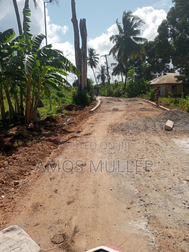 Prime 1⁄4 Acre ( 1000m2 ) Plot for Sale – Kinondo, Diani Beach - thumbnail 11