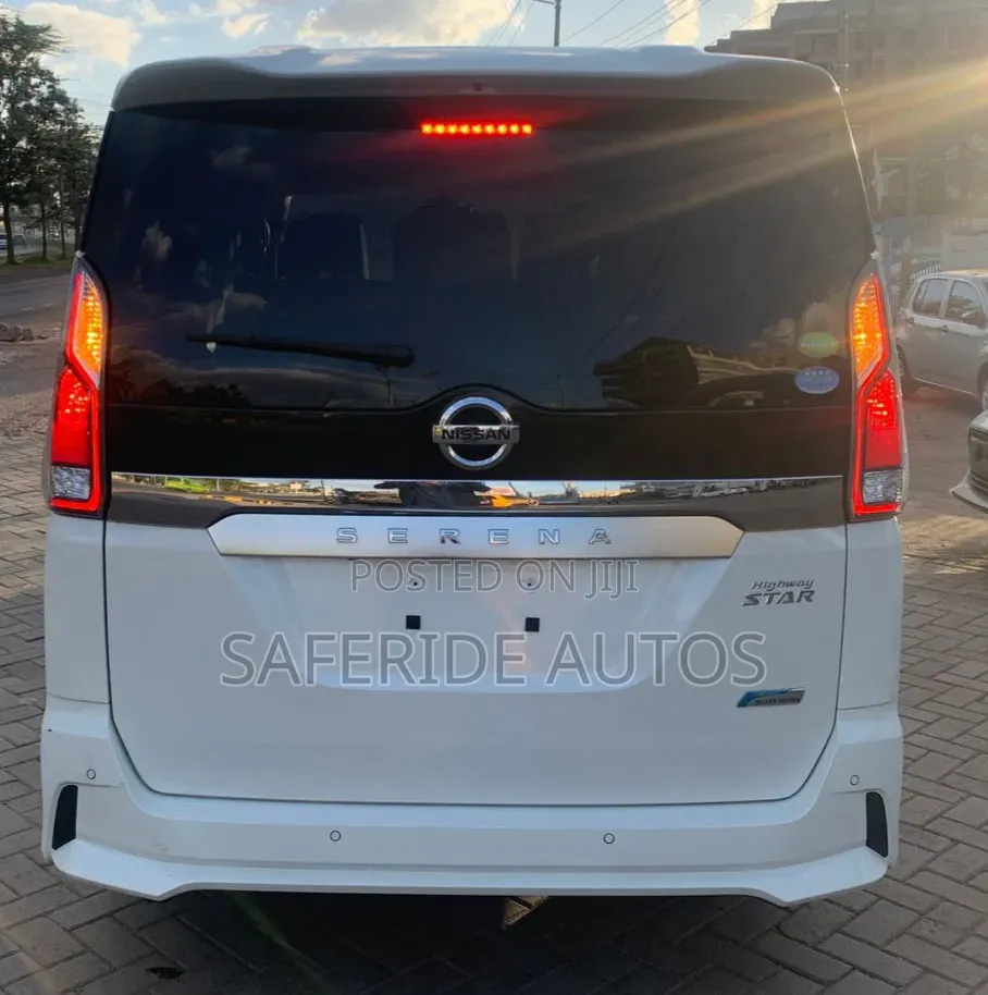 Nissan Serena 2018 Gray