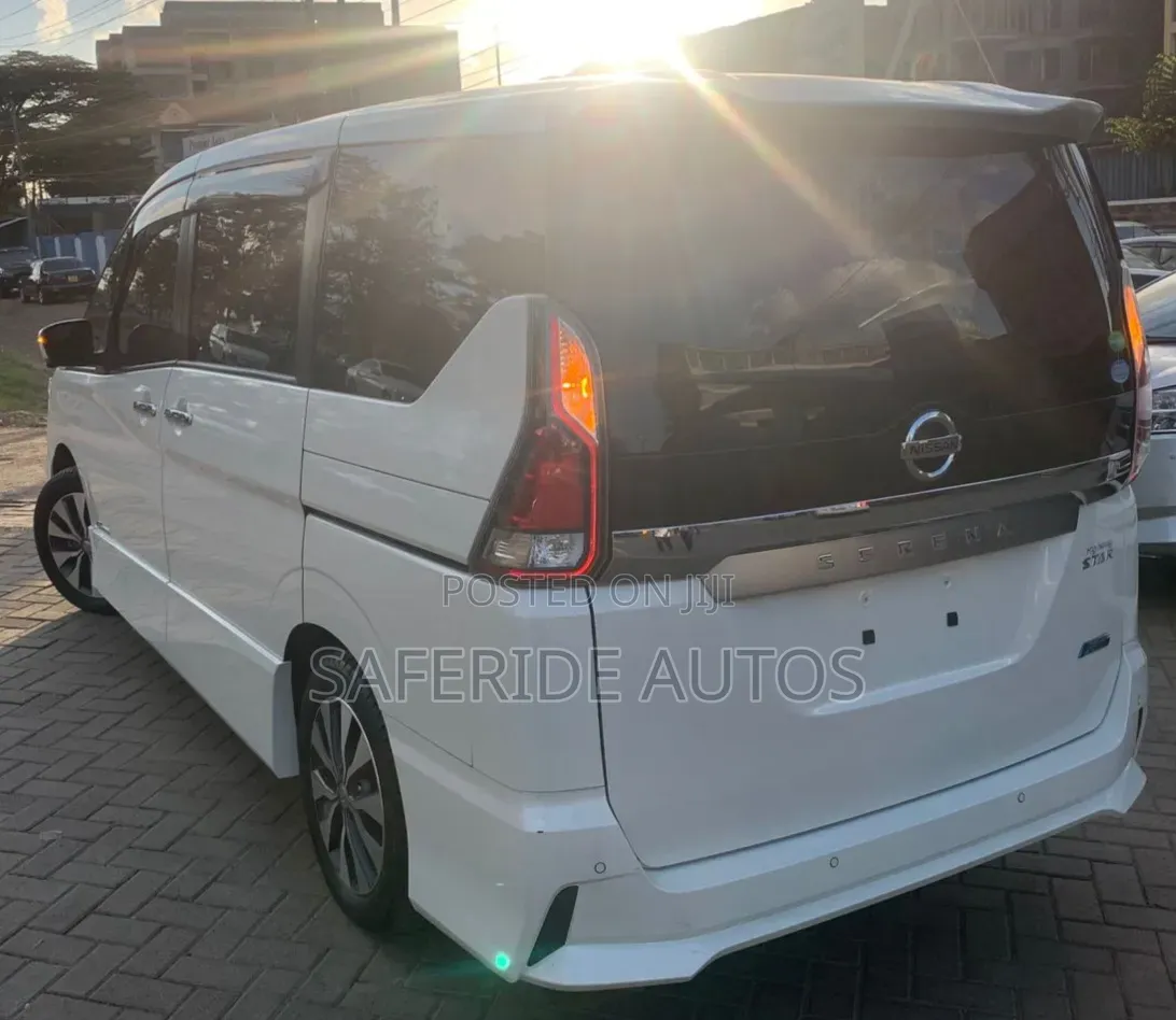 Nissan Serena 2018 Gray