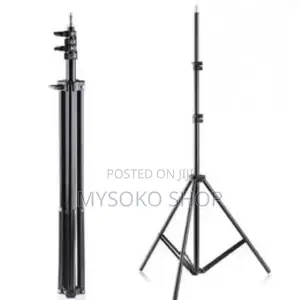 8806 Light Tripod Stand